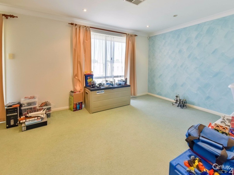 8 St Maria Place, Blair Athol NSW 2560