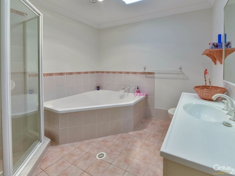 8 St Maria Place, Blair Athol NSW 2560