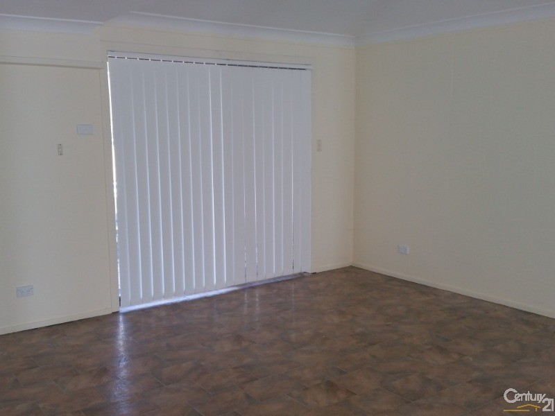 6 Bobuck Street, St Helens Park NSW 2560