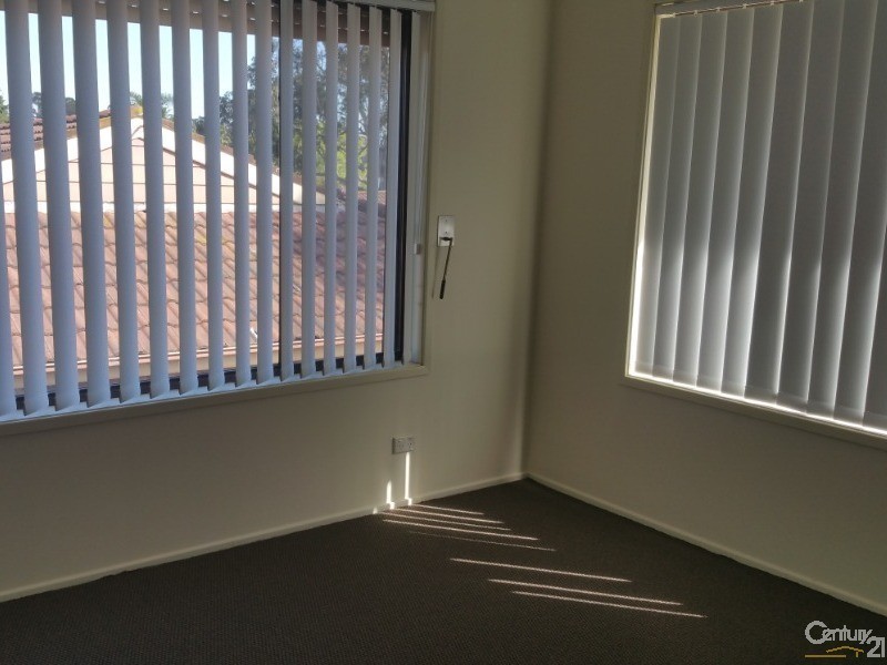 6 Bobuck Street, St Helens Park NSW 2560