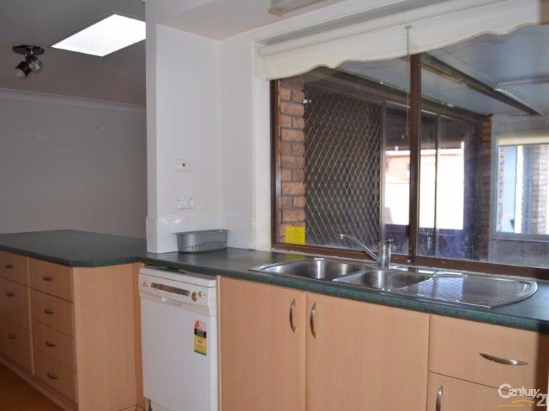 12 Mona Vale Place, Woodbine NSW 2560