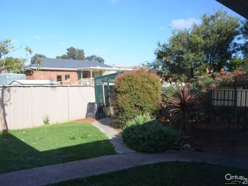 12 Mona Vale Place, Woodbine NSW 2560