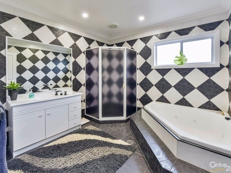 21 Broadford Street, St Andrews NSW 2566