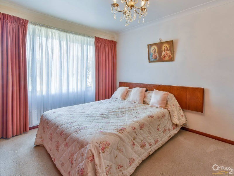 17 Manning Street, Campbelltown NSW 2560