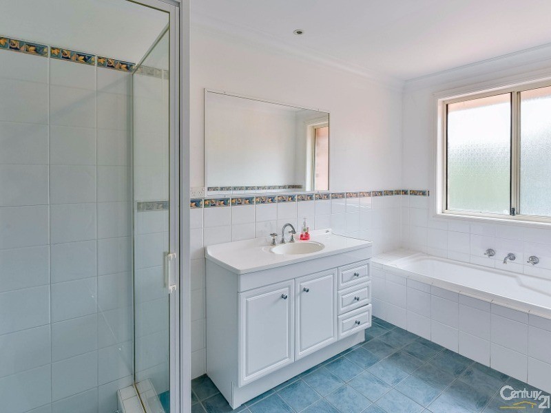 30A Fullerton Circuit, St Helens Park NSW 2560