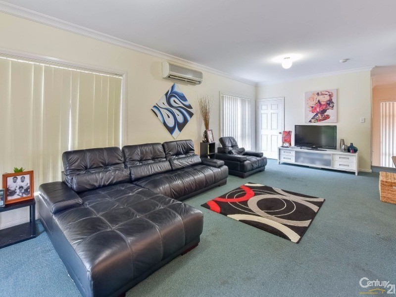 30A Fullerton Circuit, St Helens Park NSW 2560