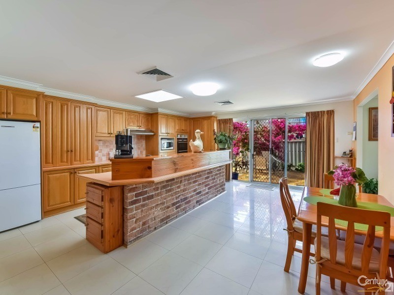 14 Donaldbain Circuit, Rosemeadow NSW 2560