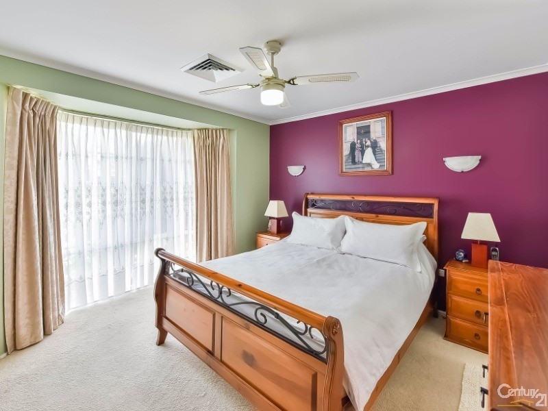 14 Donaldbain Circuit, Rosemeadow NSW 2560