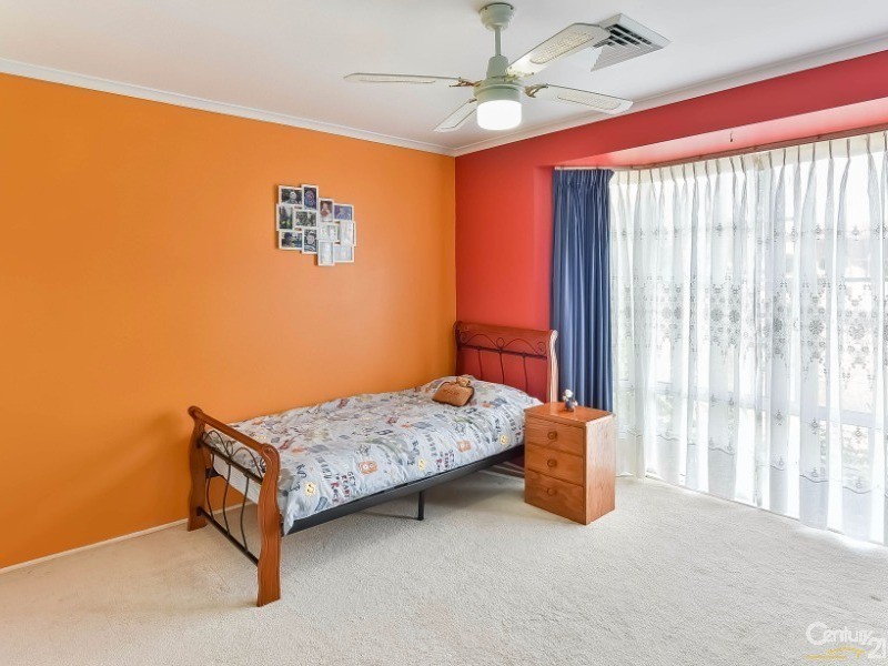 14 Donaldbain Circuit, Rosemeadow NSW 2560