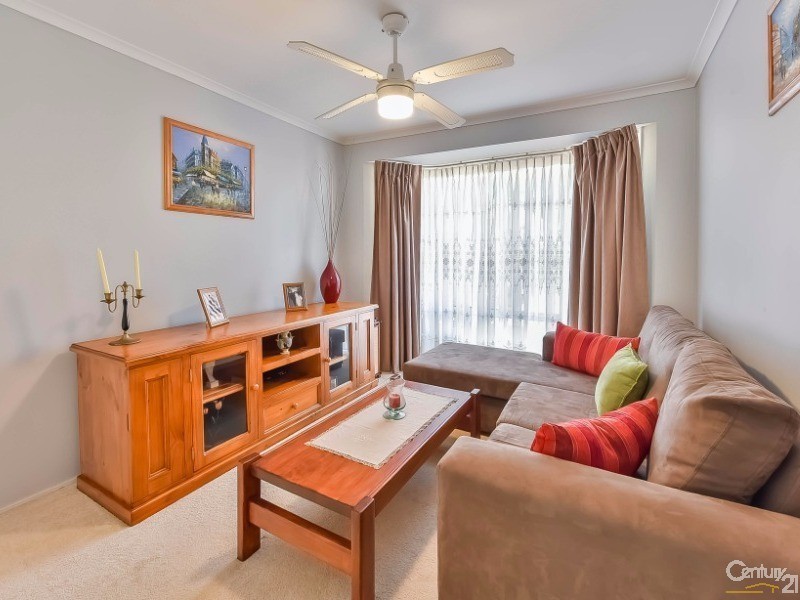 14 Donaldbain Circuit, Rosemeadow NSW 2560