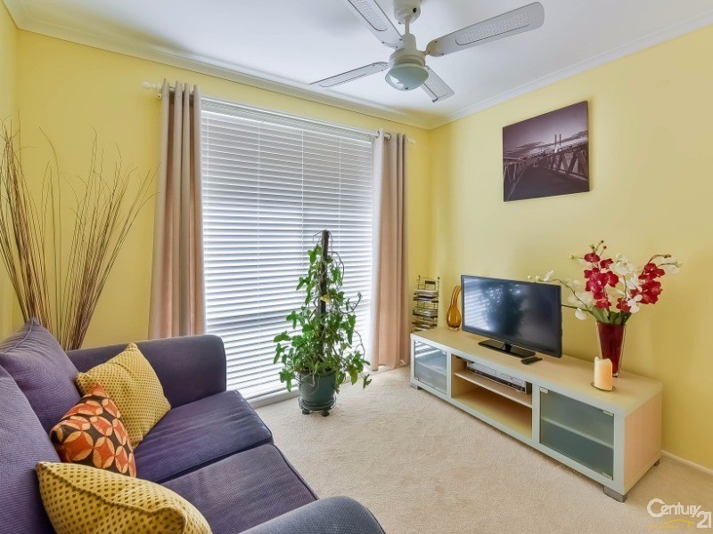 14 Donaldbain Circuit, Rosemeadow NSW 2560