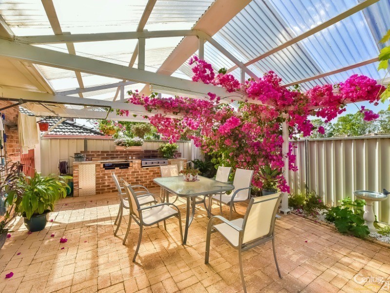 14 Donaldbain Circuit, Rosemeadow NSW 2560