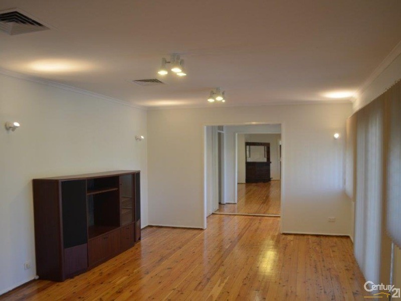 13 Arunta Crescent, Leumeah NSW 2560