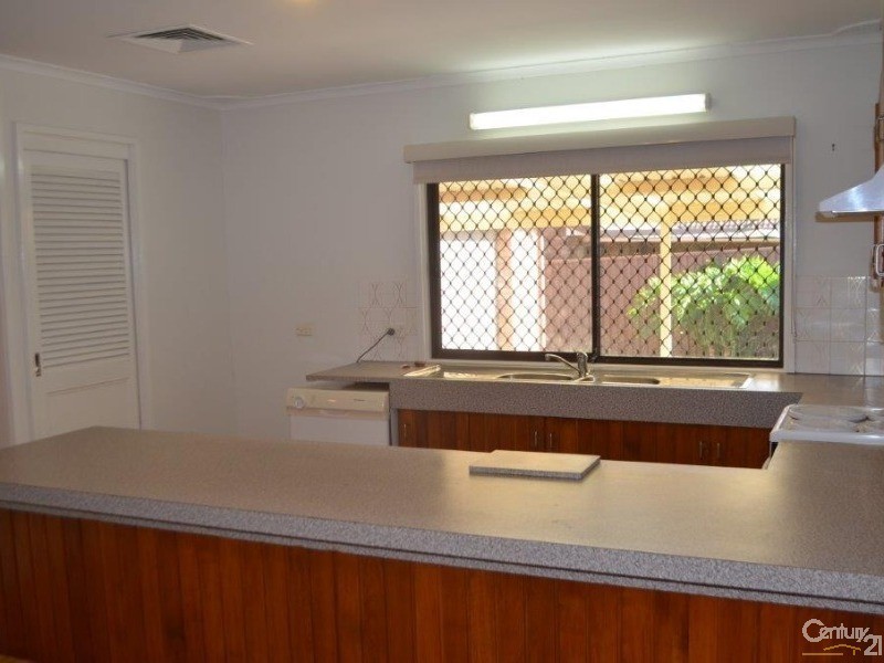 13 Arunta Crescent, Leumeah NSW 2560