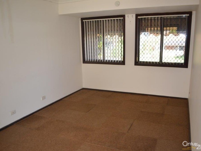 13 Arunta Crescent, Leumeah NSW 2560