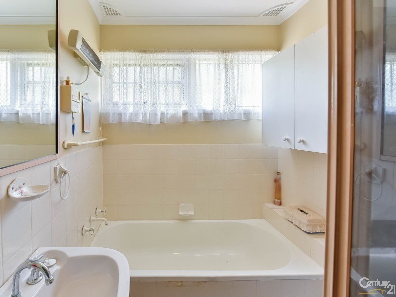 10/56 Woodhouse Drive, Ambarvale NSW 2560