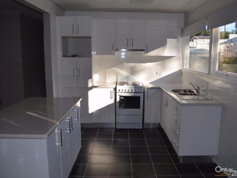 16 Fern Avenue, Bradbury NSW 2560