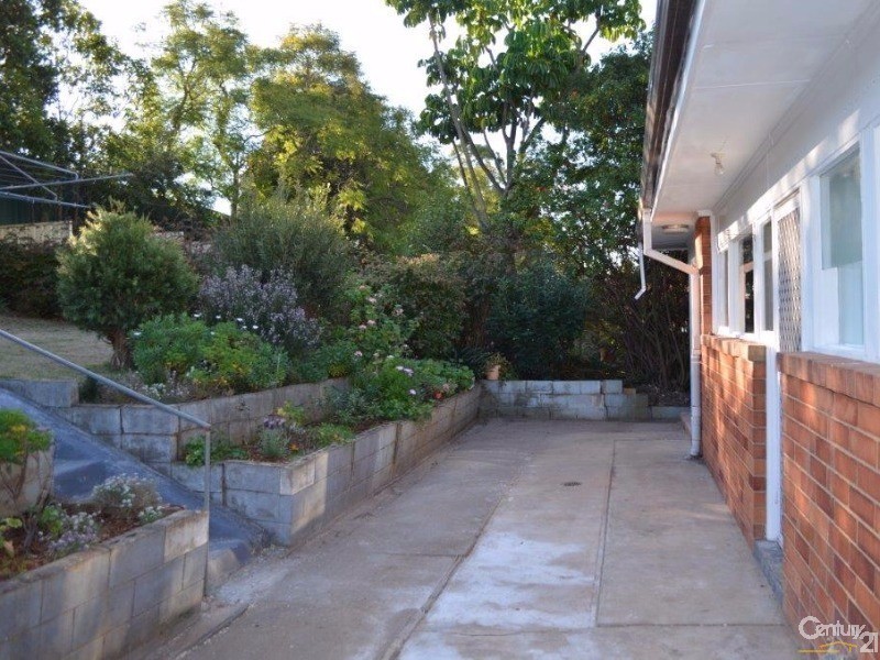 16 Fern Avenue, Bradbury NSW 2560