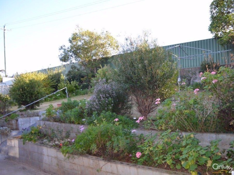 16 Fern Avenue, Bradbury NSW 2560
