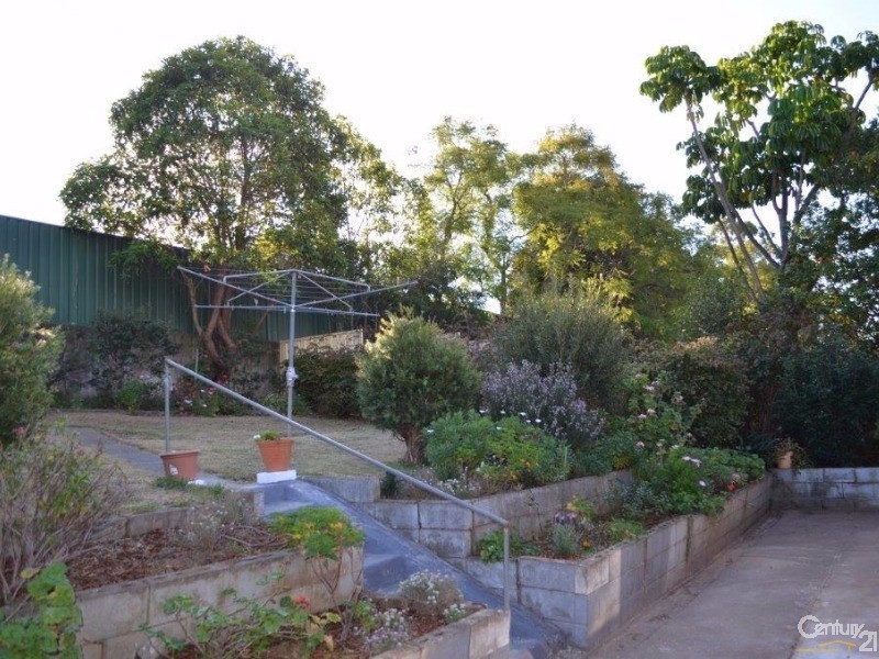16 Fern Avenue, Bradbury NSW 2560