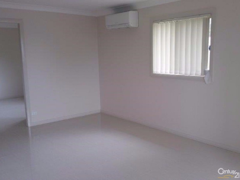 3A Sebastian Place, Rosemeadow NSW 2560