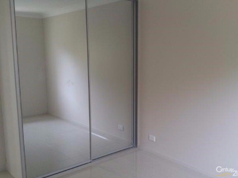 3A Sebastian Place, Rosemeadow NSW 2560