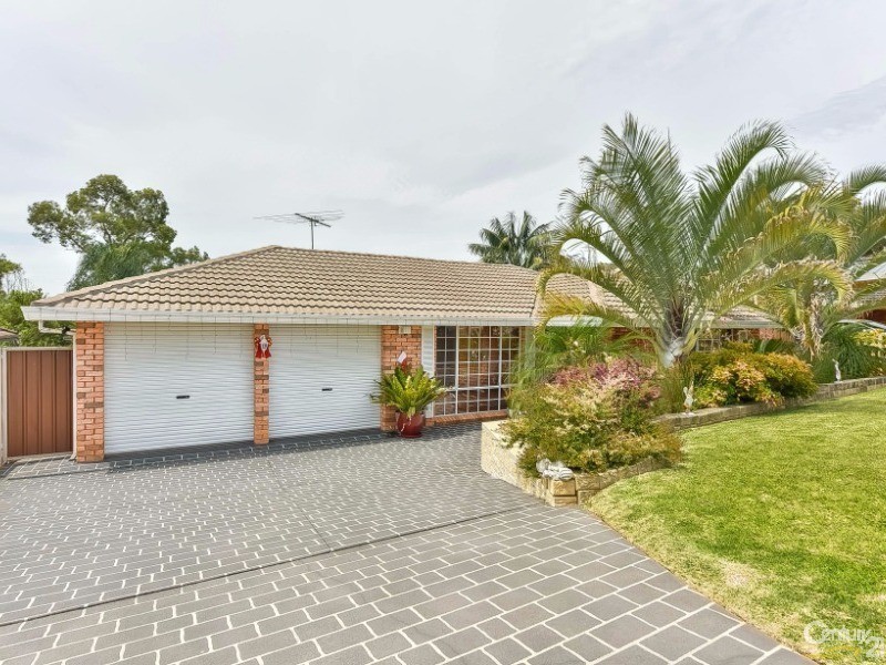 11 Alexis Place, Rosemeadow NSW 2560