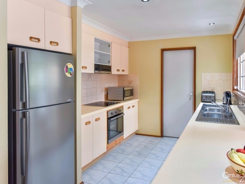 11 Alexis Place, Rosemeadow NSW 2560