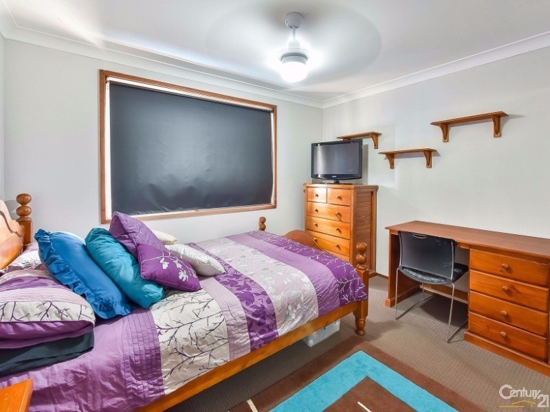 11 Alexis Place, Rosemeadow NSW 2560