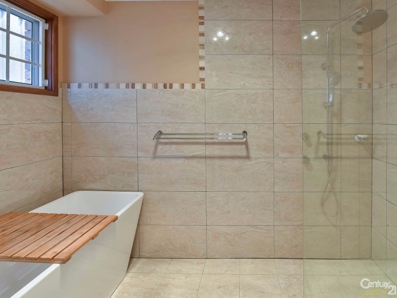 11 Alexis Place, Rosemeadow NSW 2560