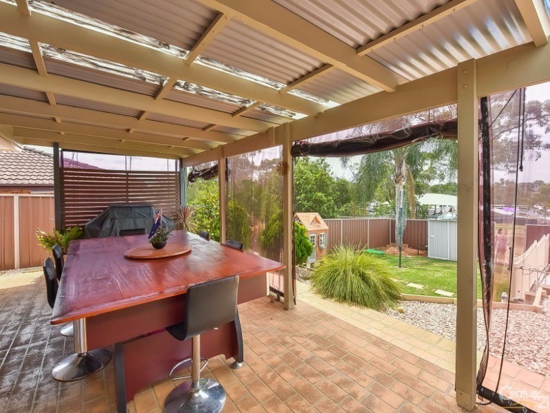 11 Alexis Place, Rosemeadow NSW 2560