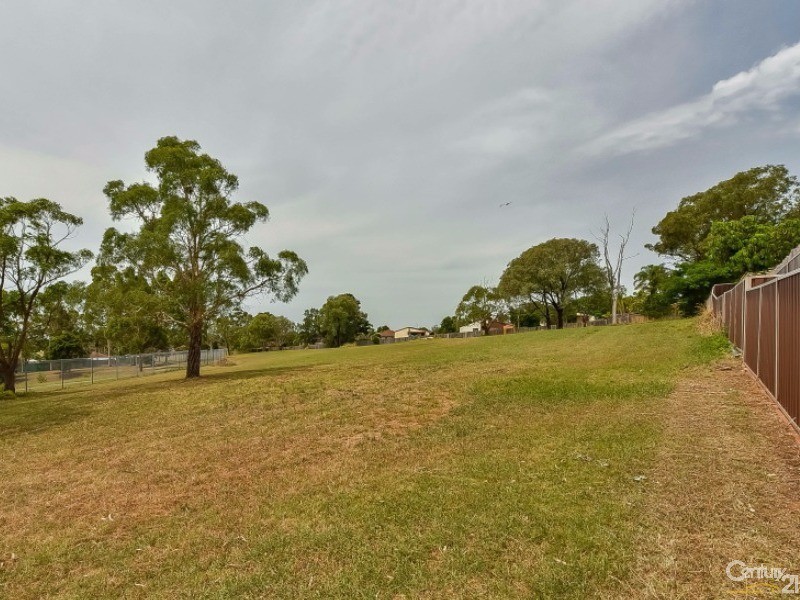 11 Alexis Place, Rosemeadow NSW 2560