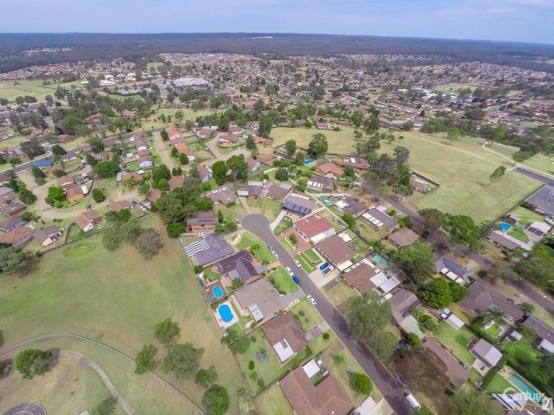 11 Alexis Place, Rosemeadow NSW 2560