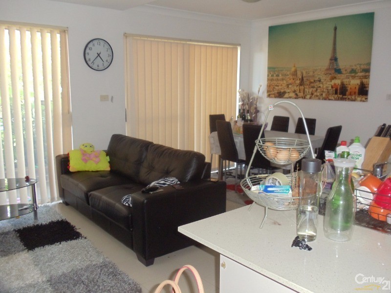 3/41 Woodhouse Drive, Ambarvale NSW 2560