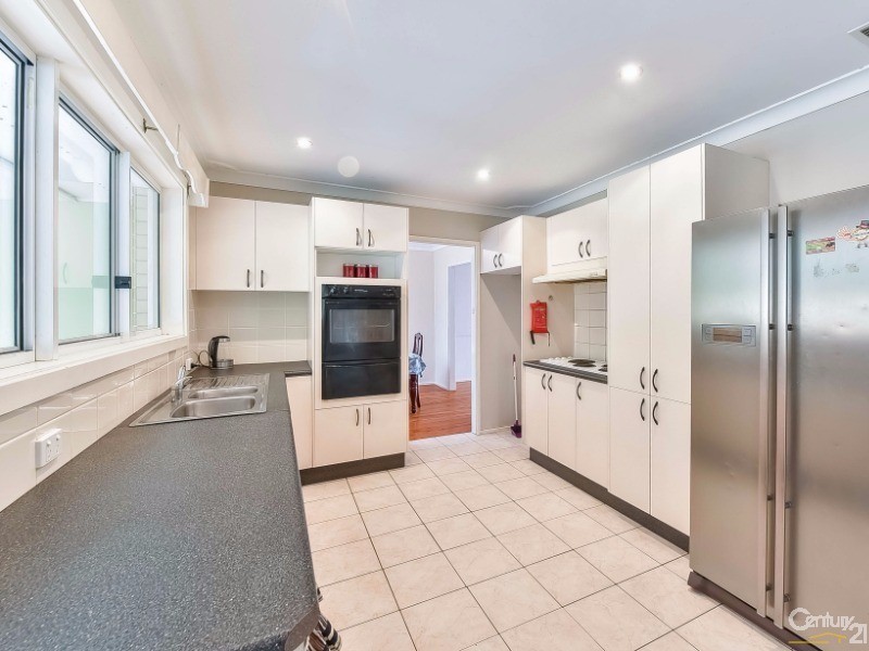 17 Valley Road, Campbelltown NSW 2560