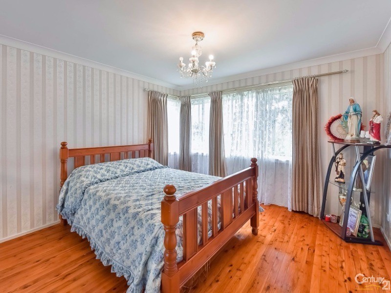17 Valley Road, Campbelltown NSW 2560