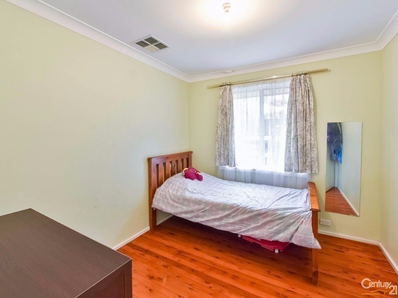 17 Valley Road, Campbelltown NSW 2560