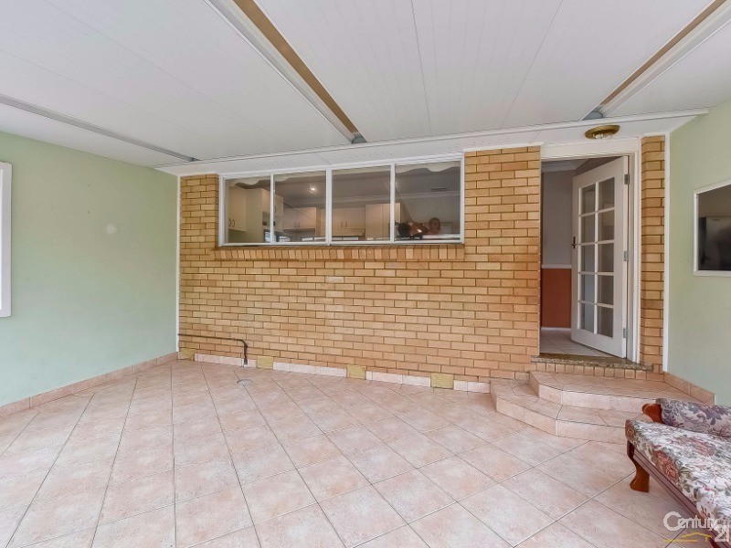 17 Valley Road, Campbelltown NSW 2560