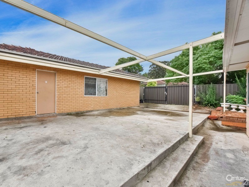 17 Valley Road, Campbelltown NSW 2560