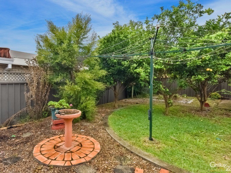 17 Valley Road, Campbelltown NSW 2560