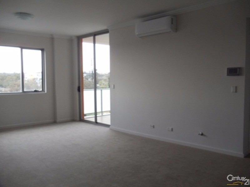 28/12-14 King Street, Campbelltown NSW 2560