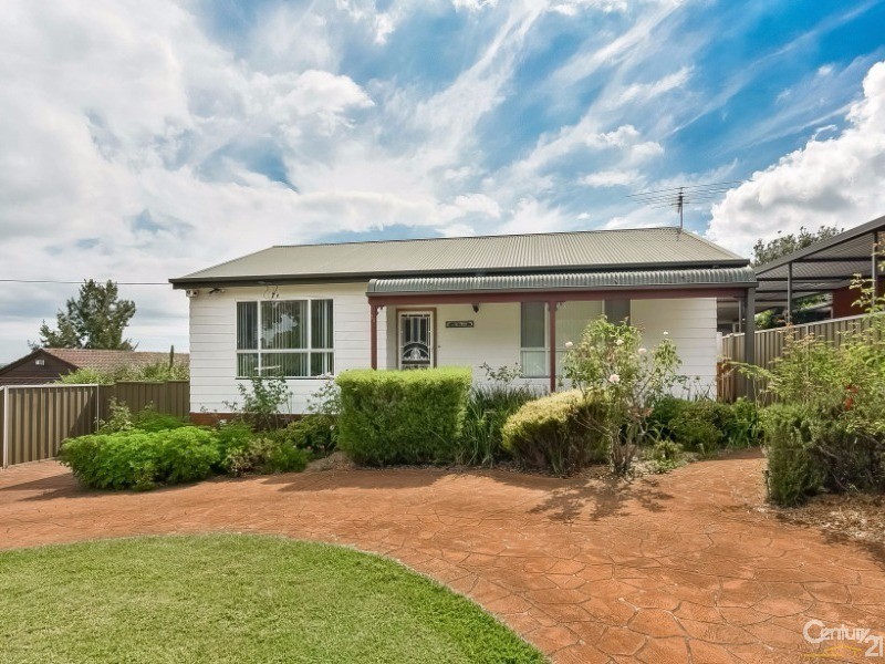 38 Angle Road, Leumeah NSW 2560
