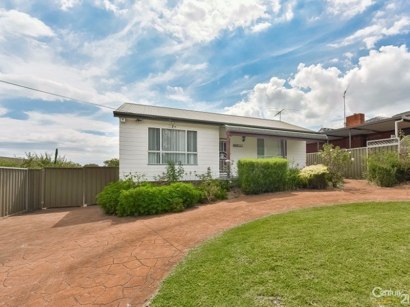 38 Angle Road, Leumeah NSW 2560