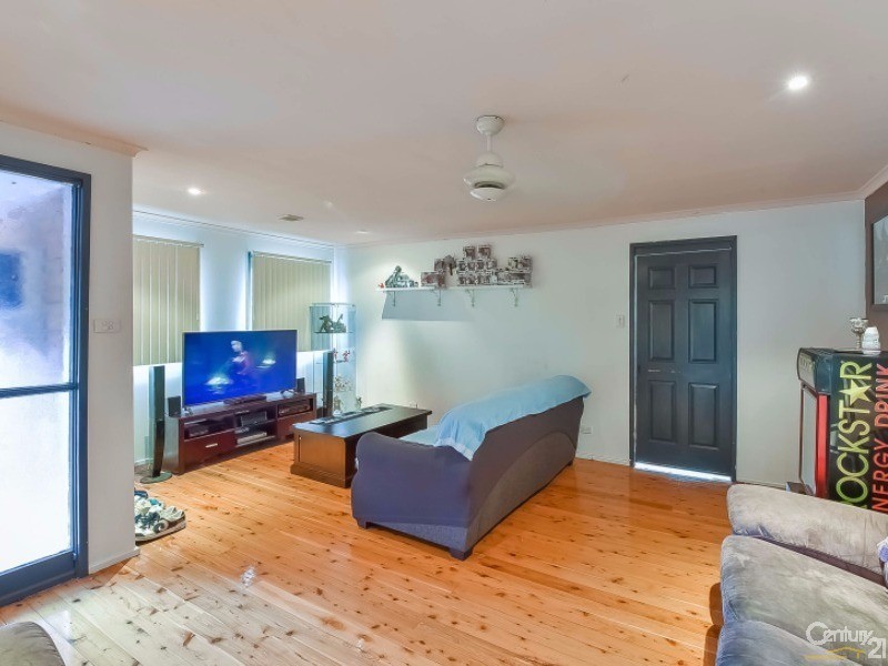 6 Kalyan Avenue, Bradbury NSW 2560