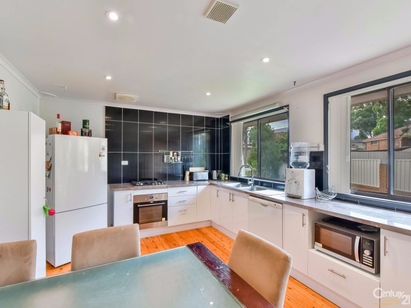 6 Kalyan Avenue, Bradbury NSW 2560