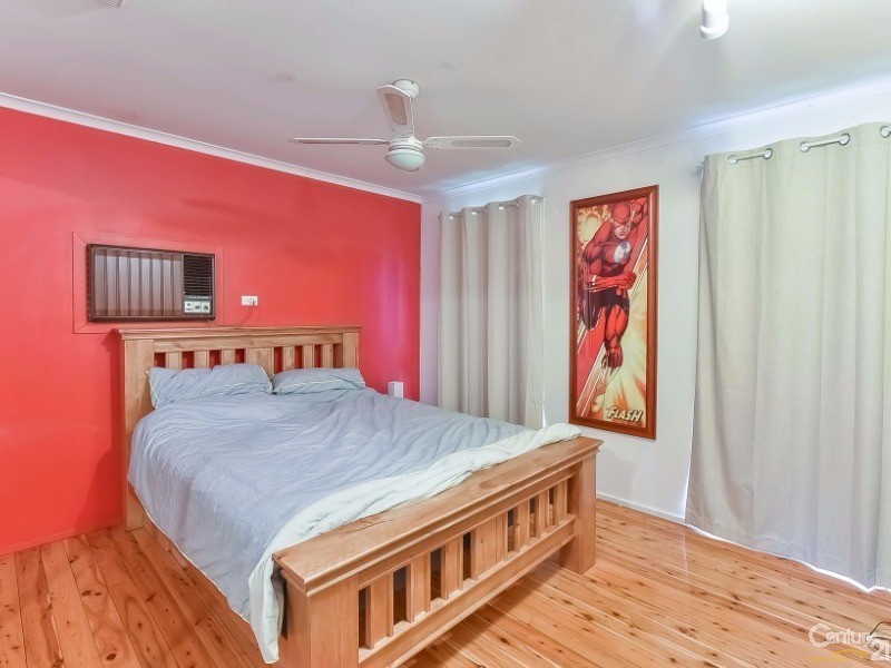 6 Kalyan Avenue, Bradbury NSW 2560