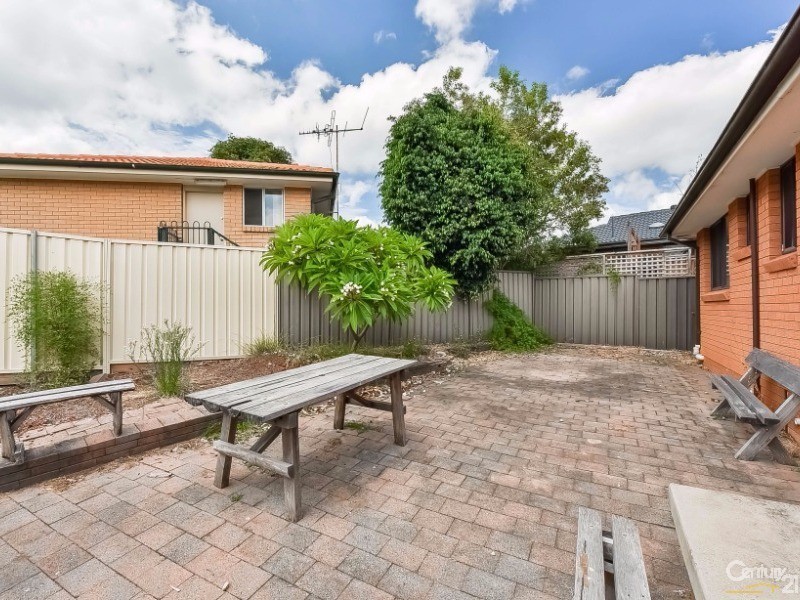 6 Kalyan Avenue, Bradbury NSW 2560