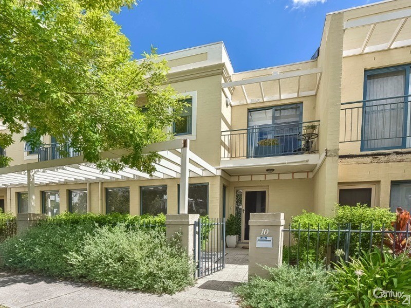 10 Centennial Drive, Campbelltown NSW 2560