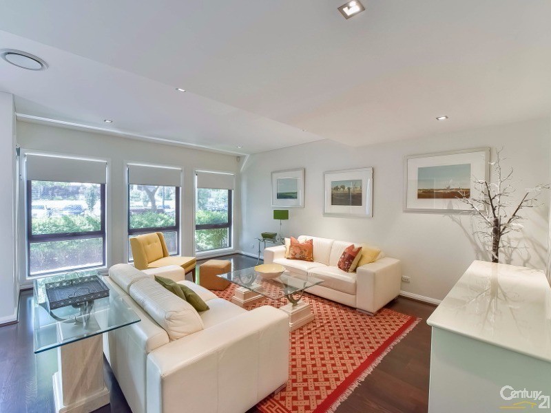 10 Centennial Drive, Campbelltown NSW 2560