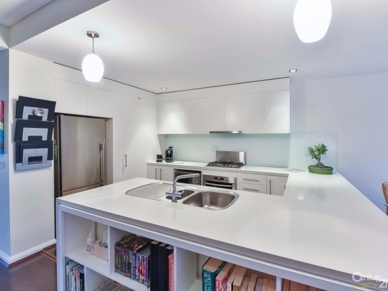 10 Centennial Drive, Campbelltown NSW 2560